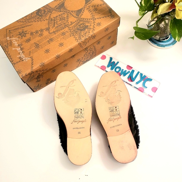 NWT FREE PEOPLE Women's Black Butterfly Faux Fur Flats Mule 6 Sandal Slip On - Picture 7 of 13
